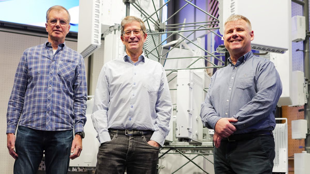 europawire's tweet image. IEEE Honors Ericsson Trio for Driving Innovation and Standardization in Modern Cellular Networks  news.europawire.eu/ericsson-exper… #IEEE #Ericsson #ModernCellularNetworks @ericsson