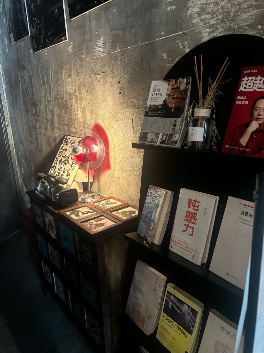 nor_mukhlis's tweet image. " 5-Minute Mango Fizz! Blend 1 cup frozen mango +  cup coconut water, top with sparkling water. Sweet, tropical, u0026 perfect for sunny days. #QuickDrinks #MangoLover"