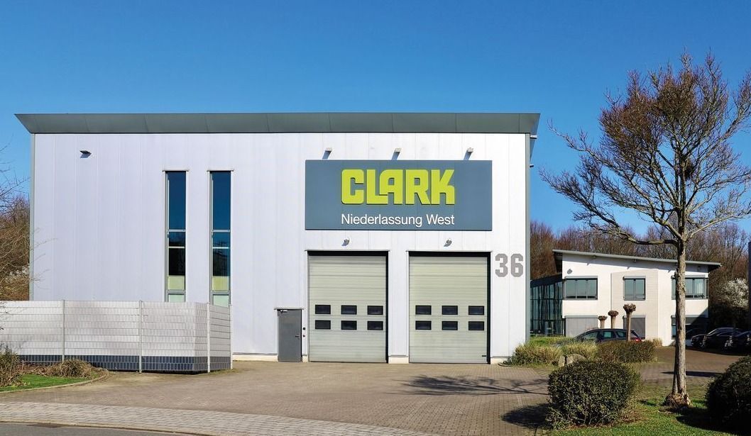 Logisticsinnov1's tweet image. Vis-à-vis in Duisburg:
Direkt vis-à-vis seiner Europazentrale feiert #Clark mit der offiziellen Einweihung seiner  Räumlichkeiten im Businesspark Asterlagen den Ausbau seines Direktvertriebs in Duisburg. Die  «Nied...
Weiterlesen:
In 8 Sprachen verfügbar: 
logisticsinnovation.org/logistik1/stap…