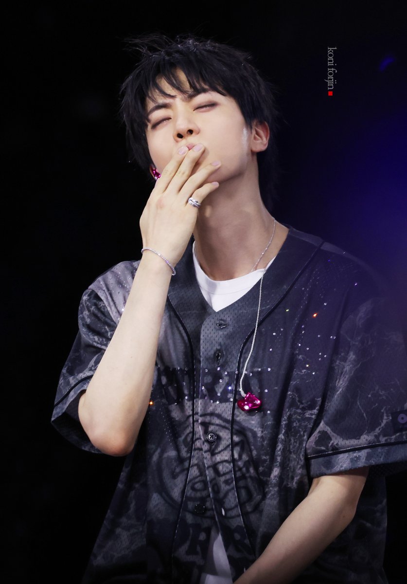 btsforever1207's tweet photo. 260428 BTS ARIRANG TAMPA HD

#BTS_WORLDTOUR_ARIRANG #BTS_WORLDTOUR_ARIRANG_tampa #방탄소년단진 #JIN #진 https://t.co/u509sKf8jK