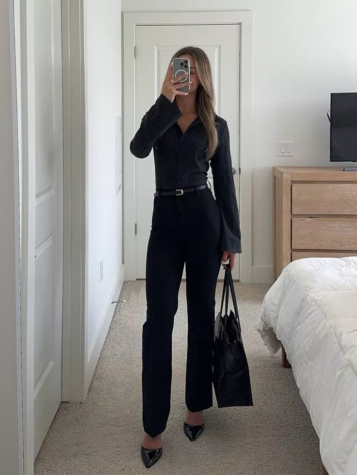 hannah_summers_'s tweet photo. Corporate girlie https://t.co/nvMouNRLZ8