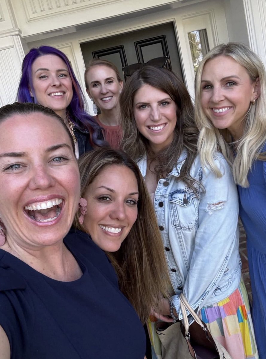 k_g_smitty's tweet photo. My amazing team❤️ https://t.co/MFLXSFVXNB