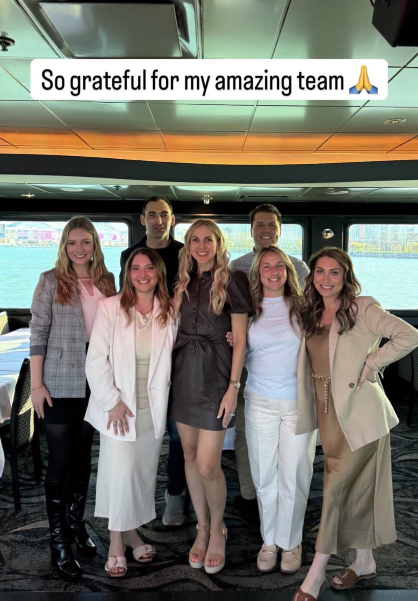 k_g_smitty's tweet photo. My amazing team❤️ https://t.co/MFLXSFVXNB
