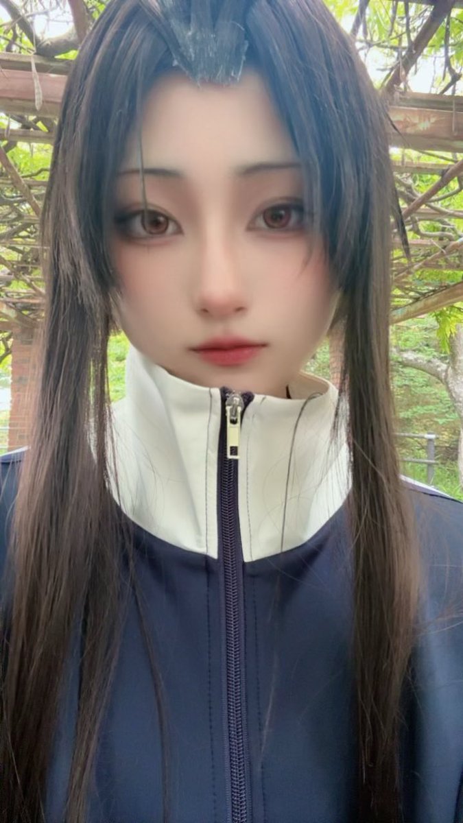 イベで初出し🐦‍⬛
雨降ってきたから避難中〜
#あに公園