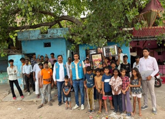 CrimeBranchDP's tweet image. 🚨🔥 DRUG-FREE DELHI REVOLUTION IGNITED! 🔥🚨

#DelhiPolice ANTF, Crime Branch launched a massive anti-drug awareness movement across schools, markets &amp;amp; JJ clusters across Delhi under the vision of Nasha Mukt Bharat 🇮🇳
👮‍♂️ Reached students, teachers, youth &amp;amp; residents citywide
📚