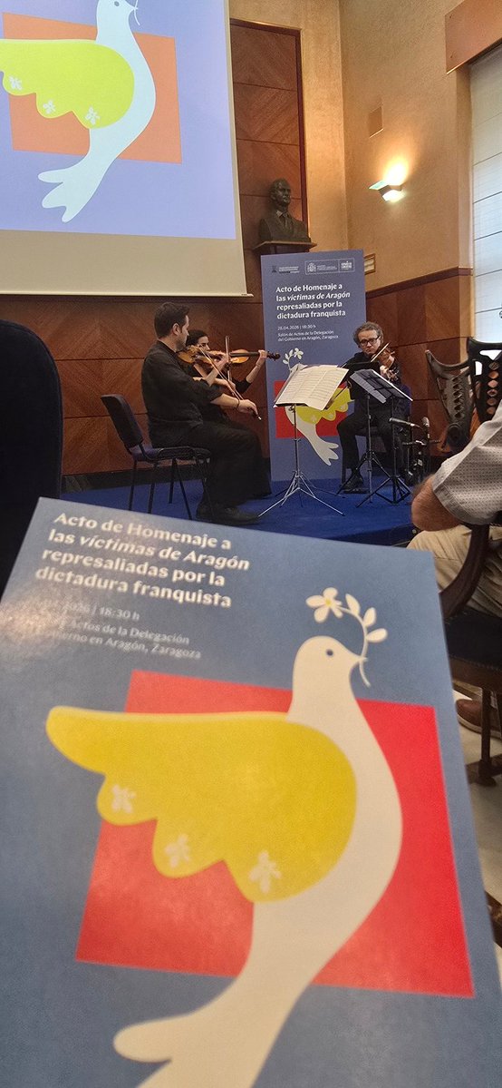 Darvilvil's tweet image. Día de reconocimiento y reparación a las víctimas de la dictadura y el franquismo. En #Zaragoza acompañando al Gobierno de España y el Ministro @avtorresp en los actos de memoria democrática. 

En #Aragón el @aragonpsoe siempre comprometido. Verdad, justicia y reparación.