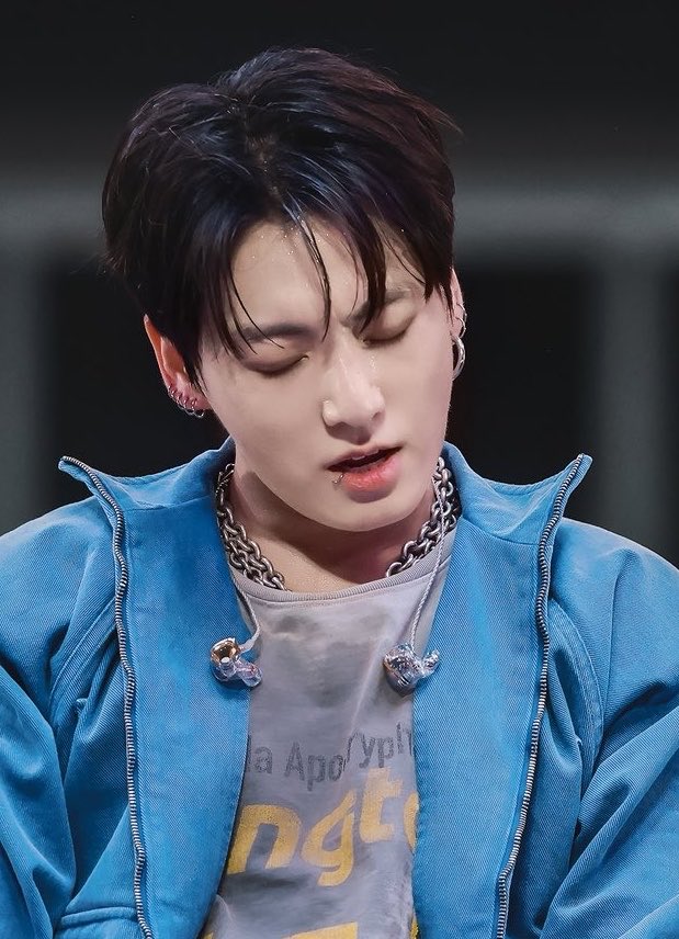 꾸무 •̀ ༝ •᷄ tweet media