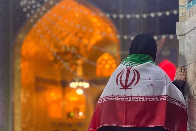 ماهگل tweet media