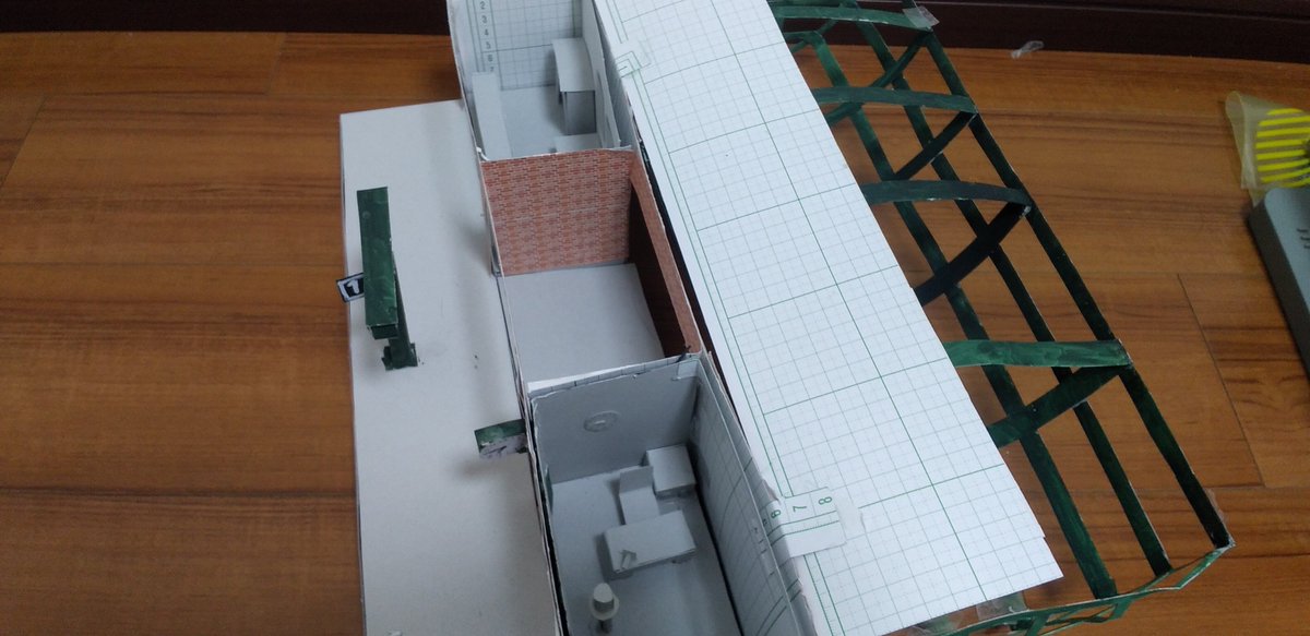 En1Tu's tweet photo. #3Dプリンターに一切頼らず完成した作品
ナップフォード駅です
皆様は3Dプリンターを使いましょう
ちなみに屋根を開いたらオフィスやパン屋(製作中)が見えてそれを取り出せます(4枚目) https://t.co/UjCGeeahKF