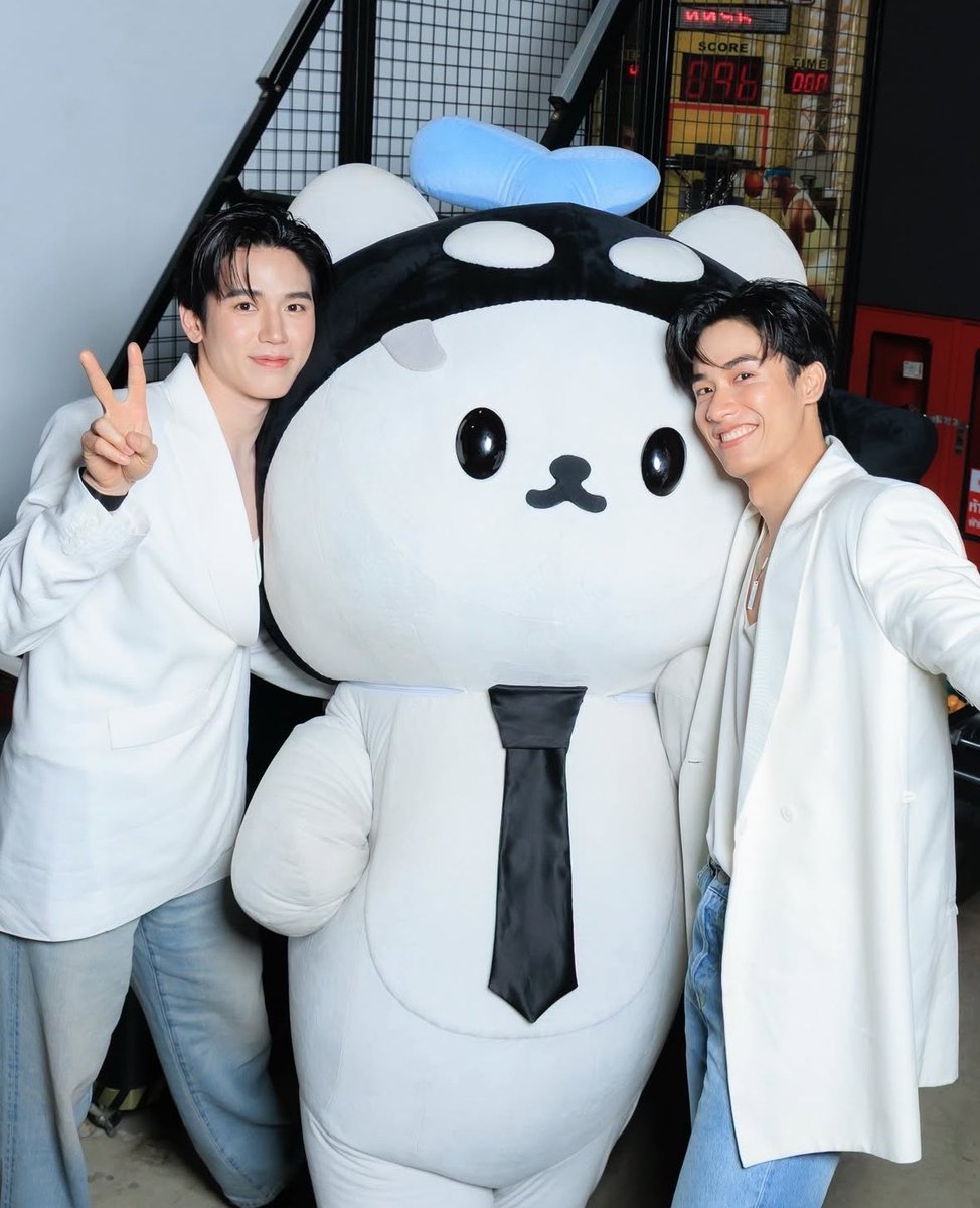 ครอบครัวหมีวาฬ
พี่เต = INFP
นิววี่ = ISTP
ยัยซัง = ENFP

ปะป๊าพ่อพ่อเป็น introvert ลูกออกมาเป็น extrovert

#เตนิว #POLCASAN #ยัยซัง

ISTP                     ENFP                 INFP
