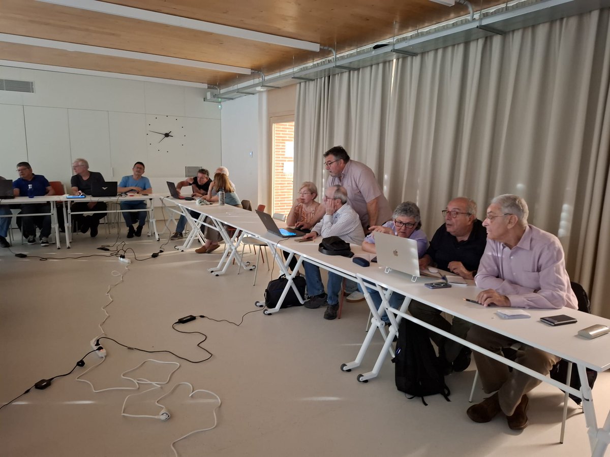 afosants's tweet photo. Ahir vam tancar el Curs Camera Raw -Photoshop 3jornades molt profitoses per descobrir tot el seu potencial. Ara toca posar en pràctica el que hem après i seguir experimentant amb les nostres imatges. 
#afosants
#associaciofotograficadesants
#espaiveïnalolzinelles
#SantsMontjuïc https://t.co/bZqmGGkWVI
