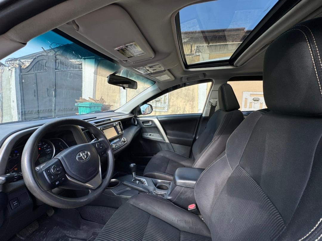 pokafaceJUKEBOX's tweet photo. Ok let’s step down a bit. #foreignUsed #toyota #rav4 #2015. For calls - 07062253749. Just buy and drive. —— chei https://t.co/6yUdhOxyhq
