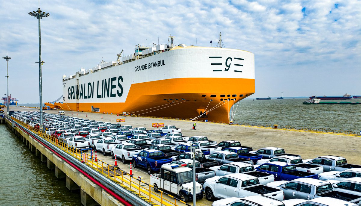 DiscoverTaicang's tweet photo. Taicang Port exported about 280,000 vehicles to 140 countries and regions in Q1 2026, a 90% YoY increase. Among them, about 160,000 new energy vehicles, nearly tripling last year's figures. Over 130,000 vehicles were sent to Belt and Road countries, doubling last year's exports. https://t.co/zGd31P6ELM