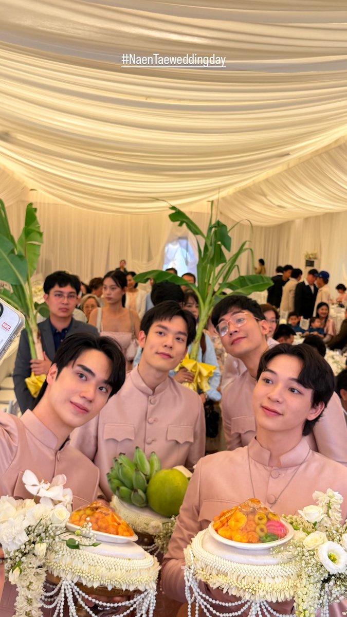 TEePlayRoom's tweet photo. เพื่อนเจ้าบ่าวของพี่เต้ หล่อกันทุกคน ~
#NaenTaeWeddingday  🤵🏻👰🏻‍♀️✨
#DarvidWeddingDay #TaeDarvid

IGs : patlaliin. t3695
#TEeThanapon #ตี๋ธนพล
#COPTERPANUWAT 
#ขุณขิมมอญ #บาสเด็กอ้วนที่แท้จริง https://t.co/B0odfxVI6X