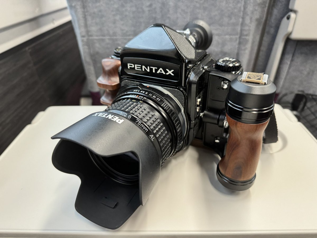LeoPatriarchXIV's tweet image. 今日のカメラ
三葉堂中判カメラWSでした📷

#PENTAX67
#三葉堂中判カメラWS