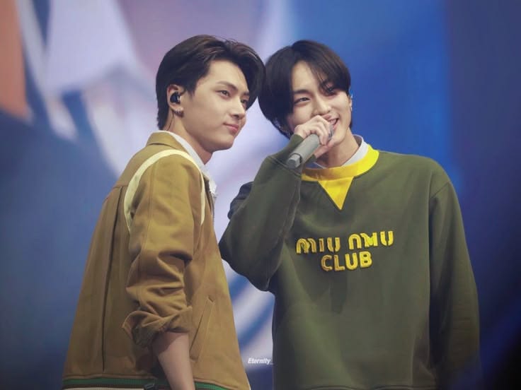 📝 Palabras de #JAY para JUNGWON:

🐈‍⬛: Jungwon puede parecer duro por fuera, pero en realidad es muy delicado, así que intento no decir nada que pueda agobiarlo, solo espero que siempre esté sano y feliz