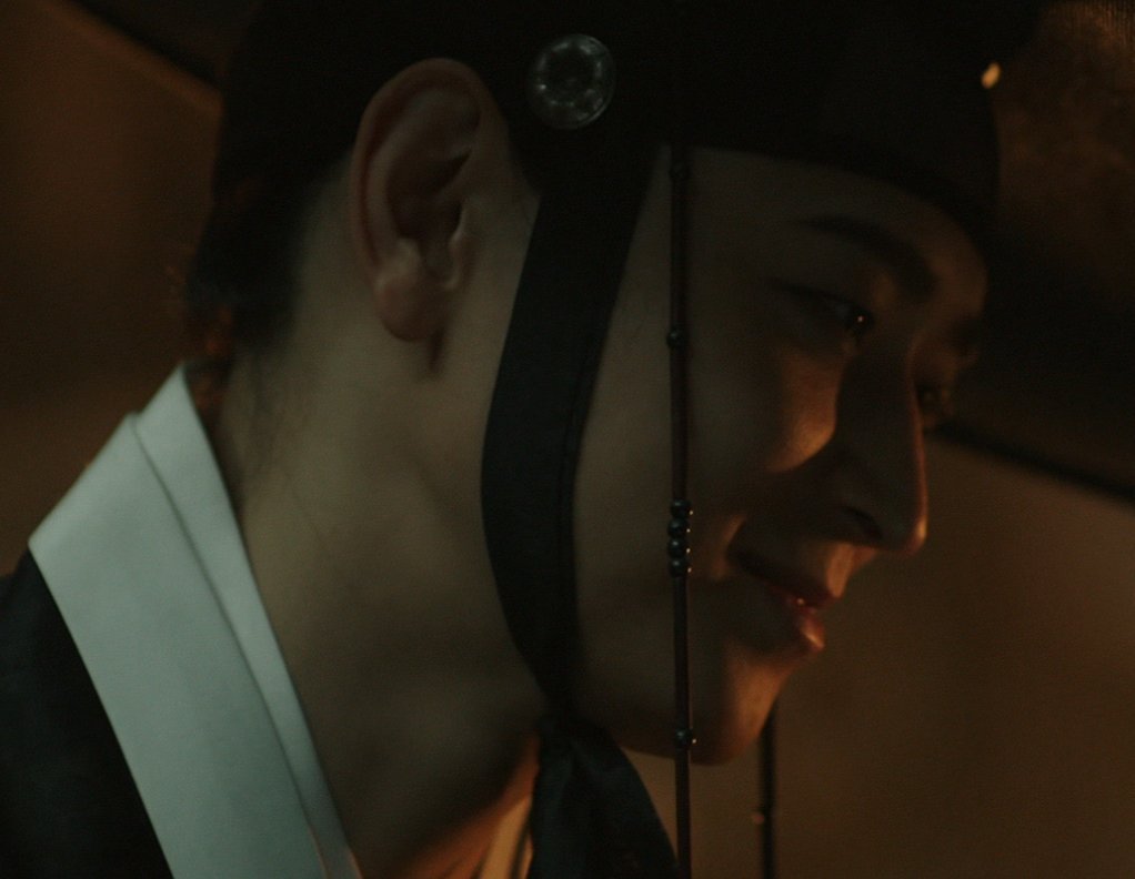 이때 얼굴 진짜 악역같아서 좋음... 😖 행실까지 잔뜩 묻어 평소보던 얼굴이랑 전혀 다르게 느껴짐 물론 악역얼굴이 좋단건 아니지 걍 그조차 캐릭성 충실 max 되는 지점이 좋음