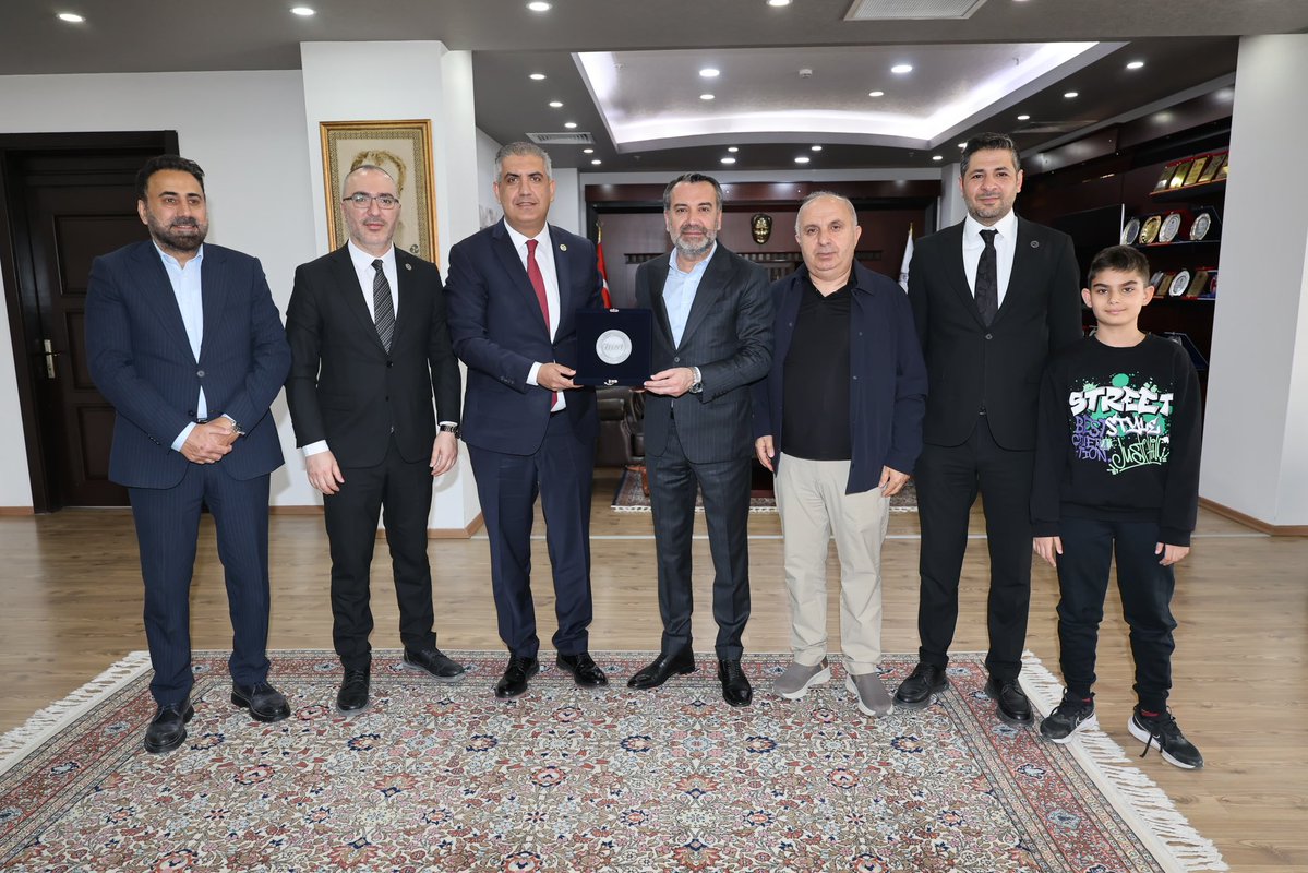 Final Mezunlar Derneği Başkanı Sayın Mete Murat ve yönetim kurulu üyelerini ağırladık.

Nazik ziyaretleri için teşekkür ediyorum.