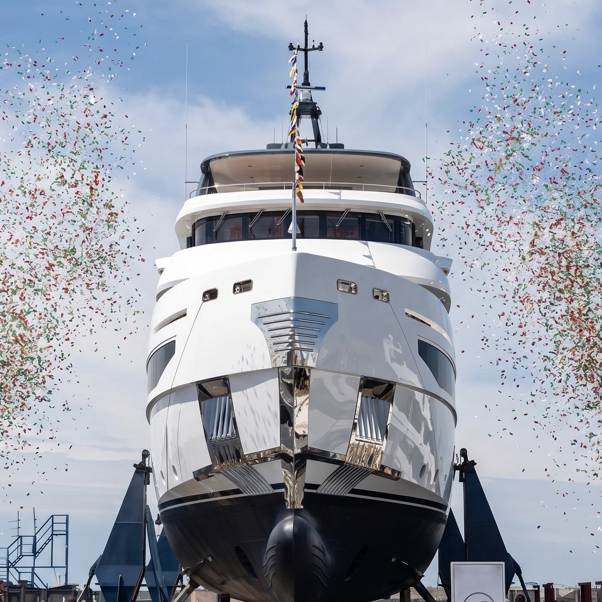AlluferTempesta's tweet image. The 7th Benetti B.Yond 37 meters #superyacht hits the water past week in Livorno. With our doors we are honoured to welcome Owners and guests on board.