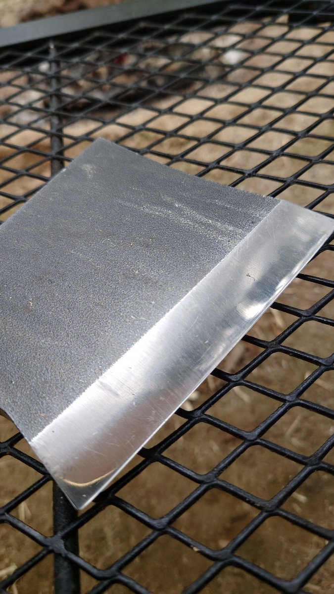 sakamox_camp's tweet image. 一軍ギア紹介⛺
馬場長金物の焚喜火斧🔥🪓
広葉樹節付きもバッカンパッカンイケて頼もしい😄

 #焚き火
 #camping
 #薪割り
 #焚喜火斧 
 #馬場長金物