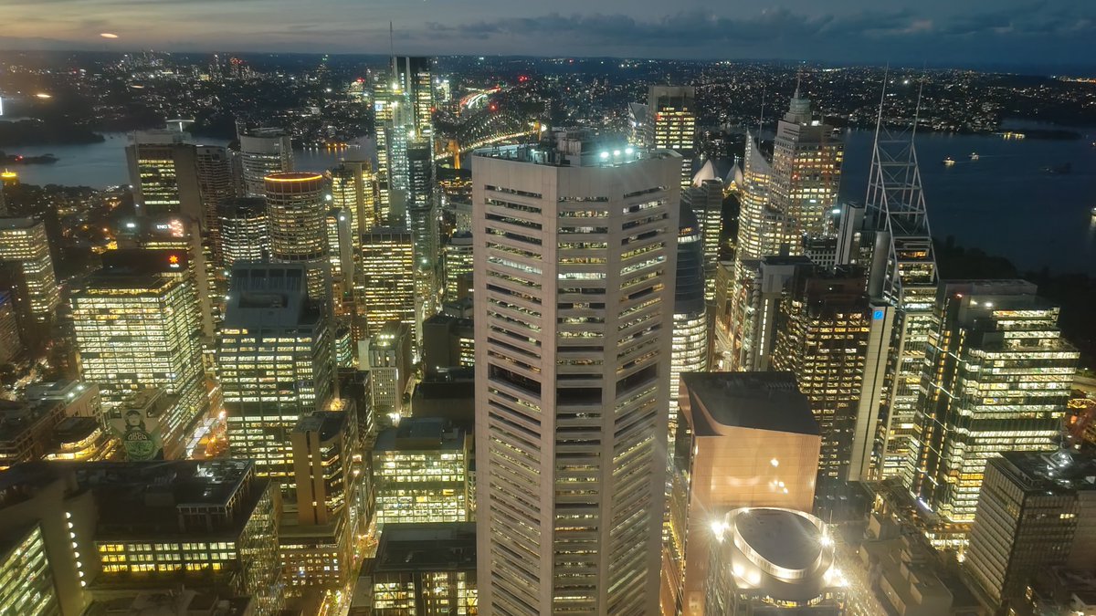 sansenhk's tweet photo. シドニータワーからの夜景 https://t.co/miuW4IGr7N