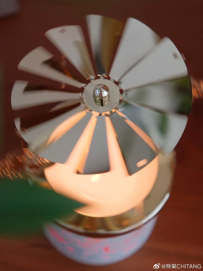 Corentinsimple1's tweet image. "Turn old glass jars into glowing candle holders! Scrub, paint, add a wick—zero waste, max charm.  #UpcycleHacks #EcoLiving"