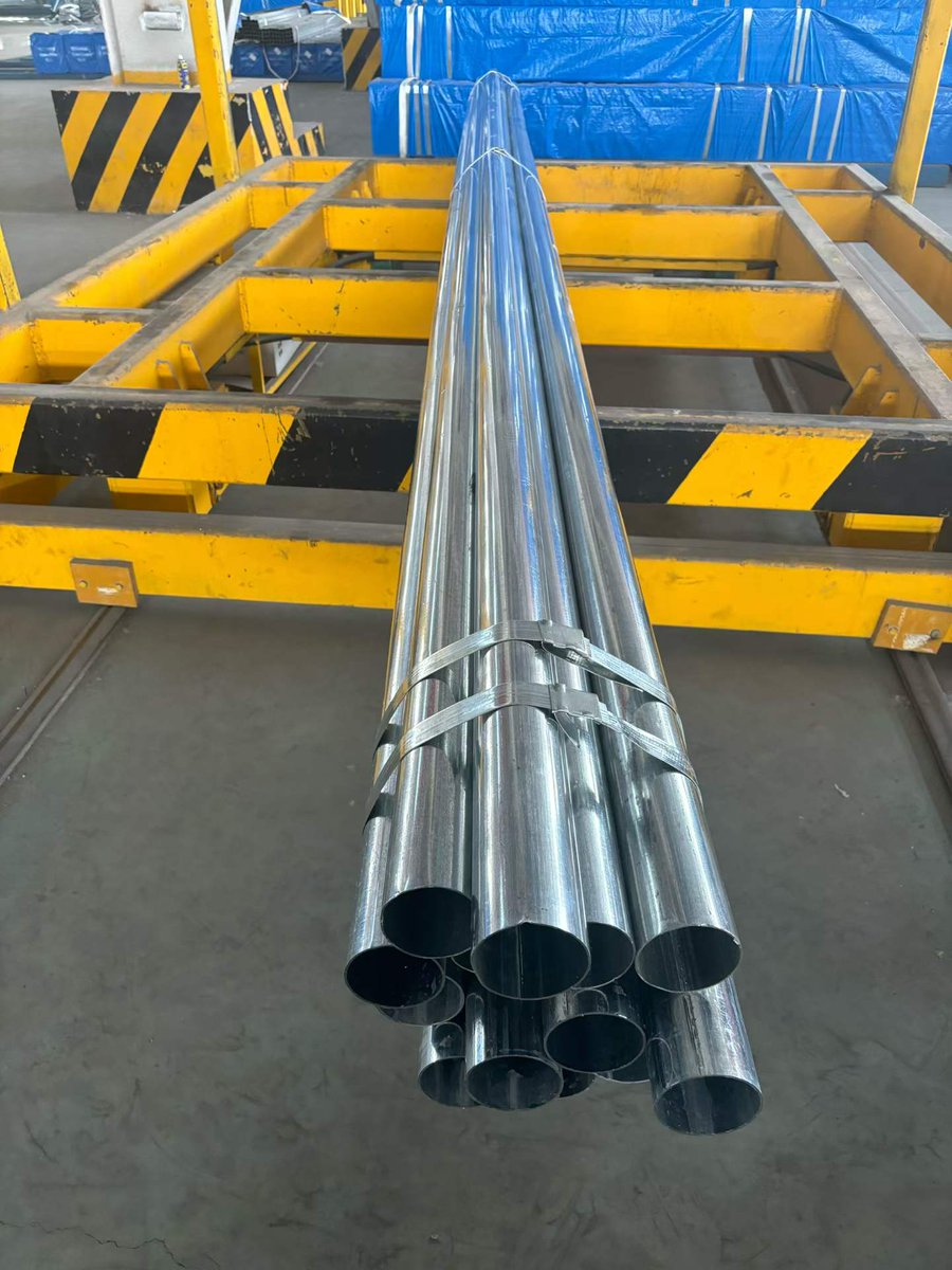 FsdSteel's tweet photo. Galvanized round tube ⭕ Strong, rust-resistant &amp; ideal for construction, fencing, pipelines &amp; greenhouse projects.

📧 wain@fsdsteel.com
🌐 https://t.co/X7SzBAx2yB

#galvanizedroundtube #steeltube #constructionmaterials #industrialsteel https://t.co/MggiDIiKh3