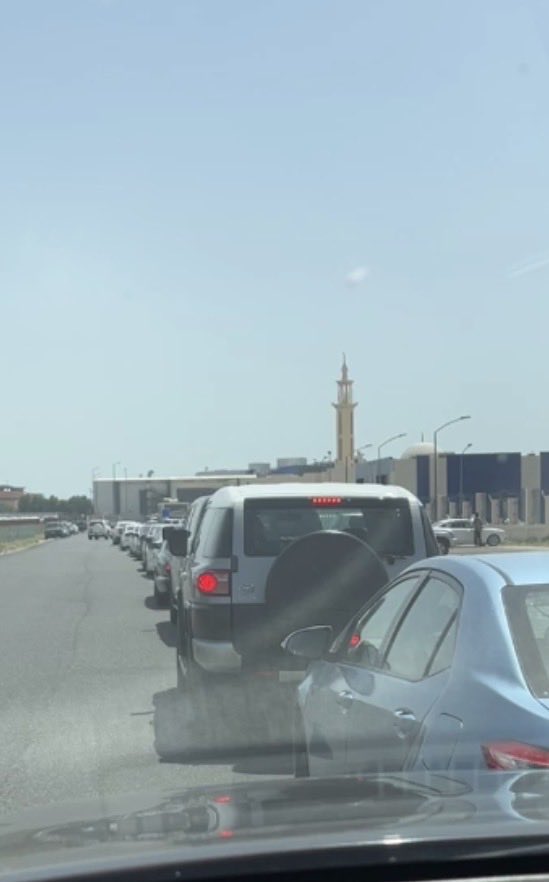 ivcc0's tweet photo. بفهم في اكثر من ٨ كاونترات لقسم الفحص الفني بالعارضية ومو شغال الا كاونتر واحد ليش ! الانتظار بالدور مايقل عن ساعة، اتفهم لو كان مافي ازدحام لكن ٥٠ سيارة صافه دور ومو فاتحين لهم الا كاونتر واحد علامة استفهام
نتمنى من المسؤولين عن هذا القسم يشوفون الاهمال الي فيه.
#الفحص_الفني https://t.co/dEq5szz7OE