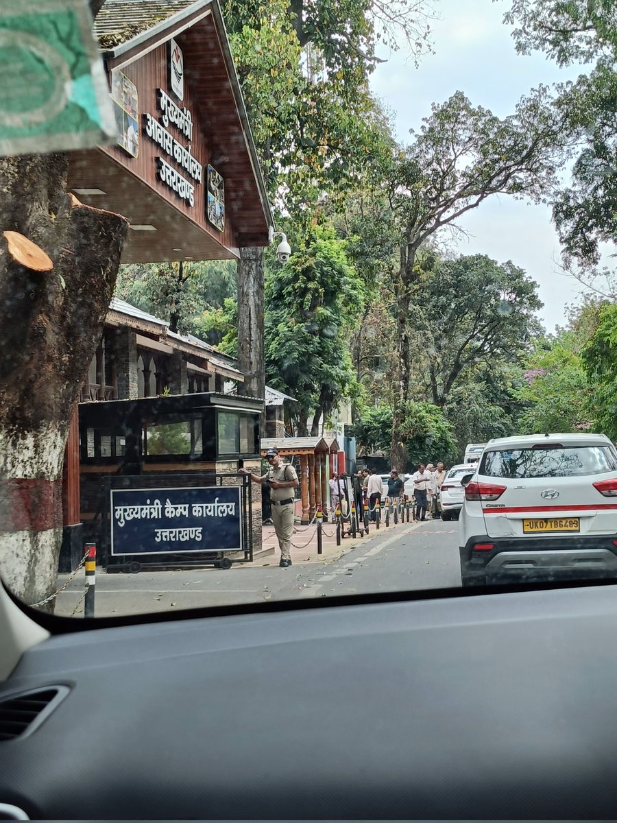 tripathi_utpal's tweet image. Weather ☁️⛈️😍

#Dehradun ✨