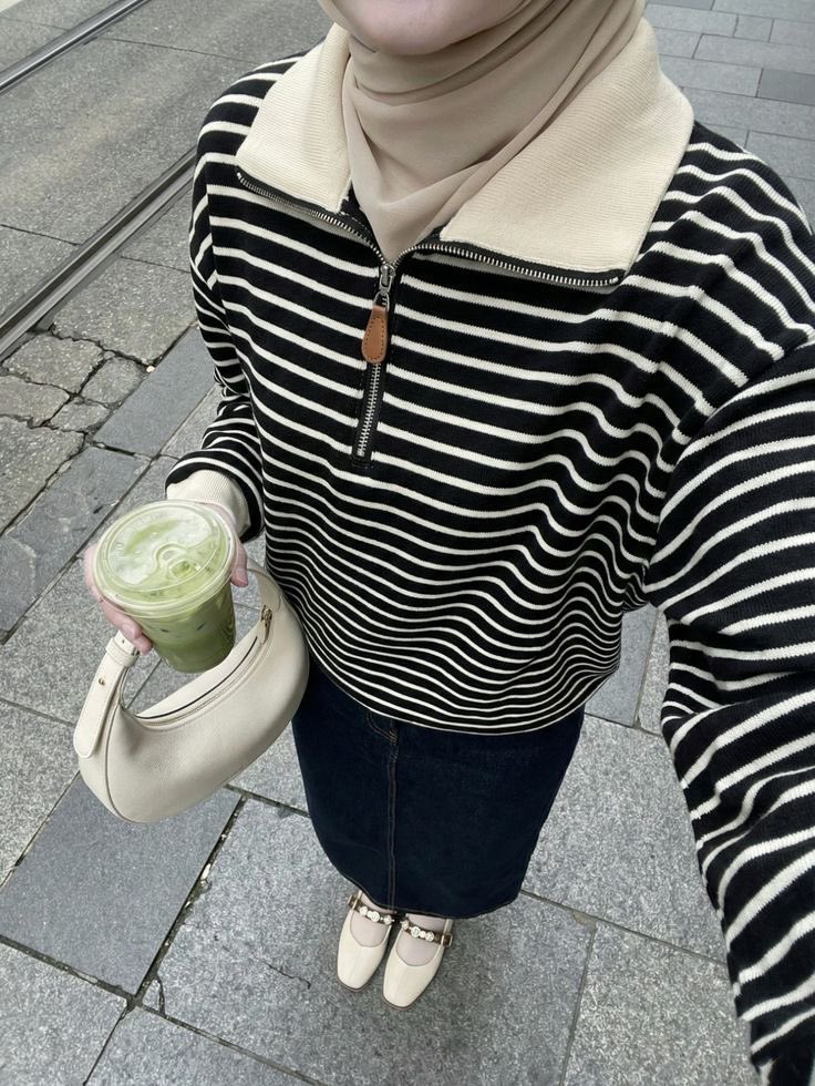 hasa_stuff's tweet photo. ootd look simple but elegant

- a thread https://t.co/5cBVw6gOH8