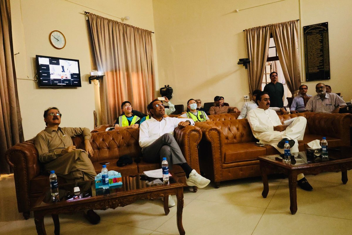 Sheerazkeerio72's tweet image. Provincial Minister for Irrigation @jamkhanshoro visited Sukkur Barrage reviewed ongoing upgrade work under World Bank project aimed at modernizing Pakistan’s key irrigation lifeline 🏞️💧
#SukkurBarrage #Sindh #Irrigation #Agriculture #WaterCrisis
