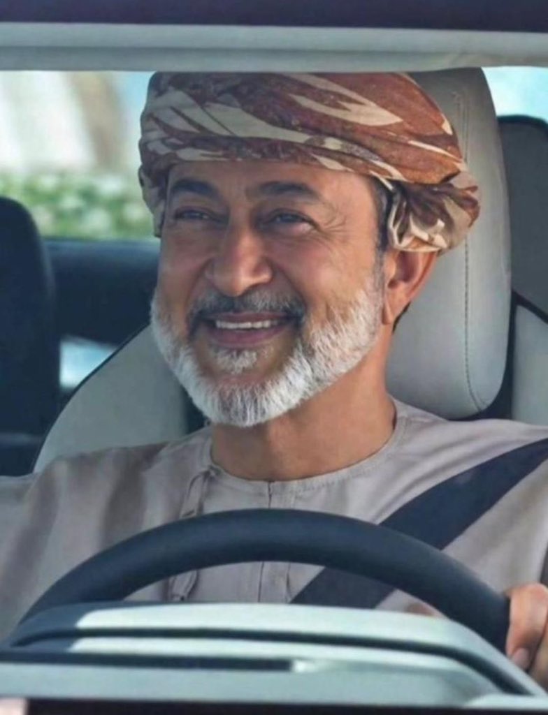 alow3isi's tweet photo. اهلا وطئت وسهلا بك مولاي السلطان المعظم
استبشرت فرحاً محافظتي الشرقية بمقدمكم السامي
ابتسامتكم مصدر فرحة وطن
 #هيثم_بن_طارق https://t.co/Hl3z8G6NIq