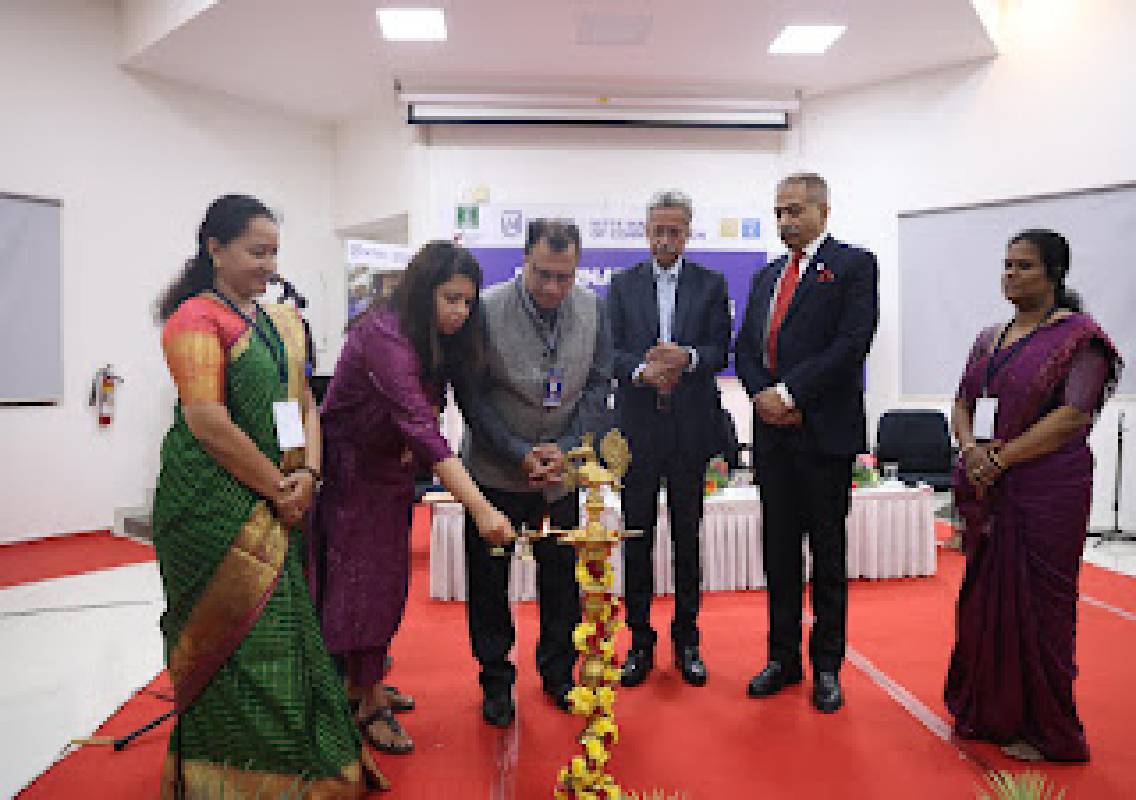 Newskarnataka's tweet image. ನಿಟ್ಟೆ ಶಿಕ್ಷಣ ಸಂಸ್ಥೆಯ ಅಂತರರಾಷ್ಟ್ರೀಯ ಮಾಧ್ಯಮ ಸಮಾವೇಶ 2026

kannada.newskarnataka.com/education/nitt…

#newskarnataka #ನಿಟ್ಟೆ #educationalinstitution