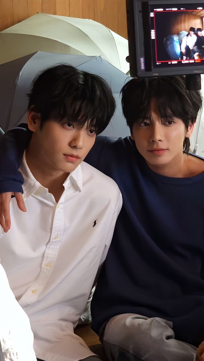 TXT Charts tweet media