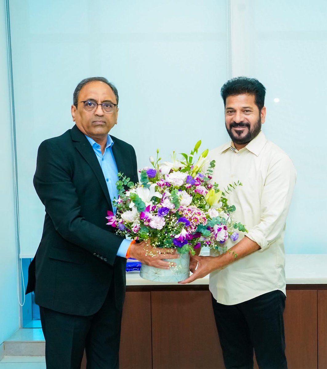 ireddysrinivasr's tweet image. #L&amp;amp;T chairman and Managing Director #S.N. Subrahmanyan met Telangana Chief Minister @revanth_anumula 

@NewIndianXpress @XpressHyderabad @santwana99 @Kalyan_TNIE 

@TelanganaCMO @larsentoubro