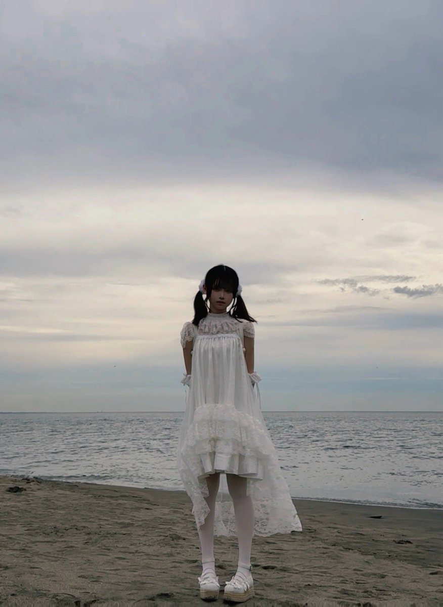 antigones_majoh's tweet photo. Angel by the seaside 🌊🐚🐚🦀

MAJOH ANGELS 👼 
Found a little angel by the ocean side 🤍🪽
Thank you for your the amazing shots🤍🪽

#majoh https://t.co/K0Ocr5TpxF