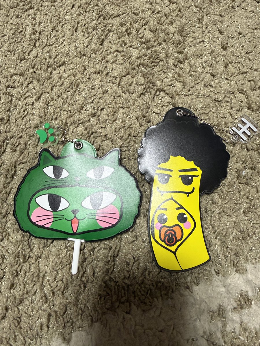 【ミニうちわ交換希望】

譲:以下２つ
求:ブラック🐼&amp;🍌

条件に合う方がいらっしゃいましたら東京ドームにて交換お願いします！

リプor DMお待ちしております🙏

#2PM
#2PM_THE_RETURN
#THE_RETURN_TokyoDome