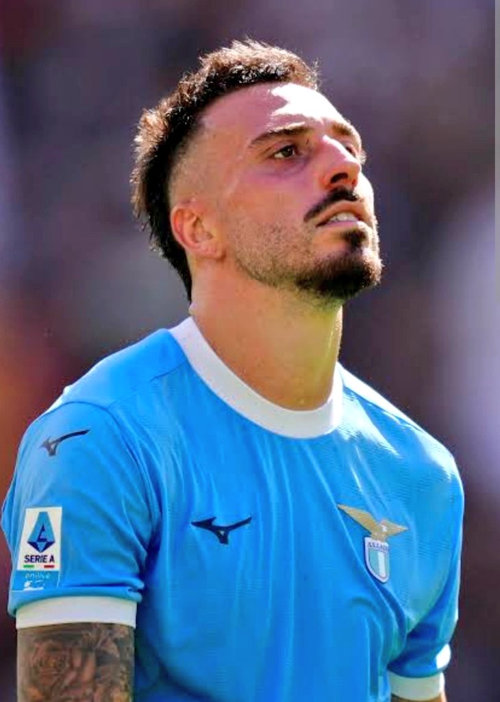 AyobBig's tweet image. 🗞️ @MilanVibesIT 

ميلان على علم بطلبات لاتسيو في الصفقة، ويواصل متابعة وضعية المدافع الإسباني عن قرب. 

الروسونيري عرضوا على اللاعب 3 ملايين يورو سنويًا، بينما يشعر خيلا أنه جاهز للخطوة التالية في مسيرته. 🇪🇸🔥

#Milan #Gila #SerieA #Transfers