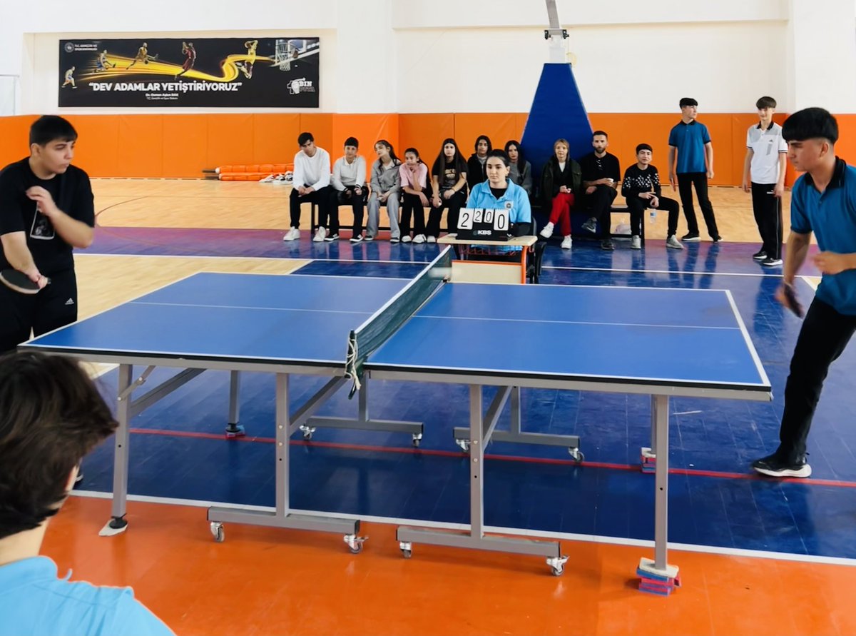GSB_BismilGM's tweet image. Okul Sporları Masa Tenisi 2. Küme Mahalli Müsabakaları heyecanı başladı! 🏓
Genç sporcularımızın azmi, mücadelesi ve fair-play ruhu görülmeye değer. Tüm takımlara başarılar diliyoruz! 👏
 #OkulSporları #MasaTenisi #FairPlay