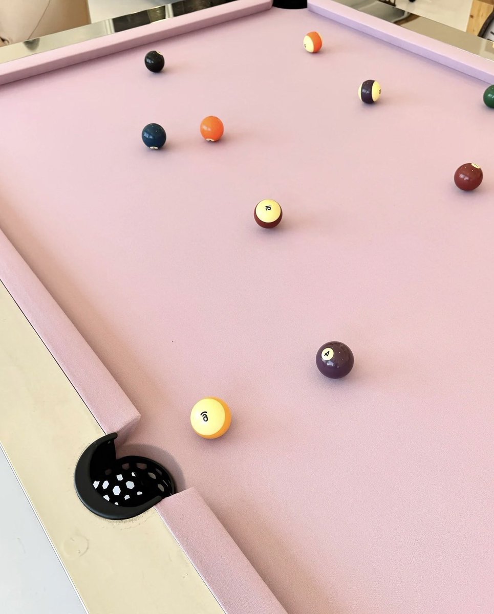 INTERIORPORN1's tweet photo. 1980s chrome pool table https://t.co/Uls60UjVG2