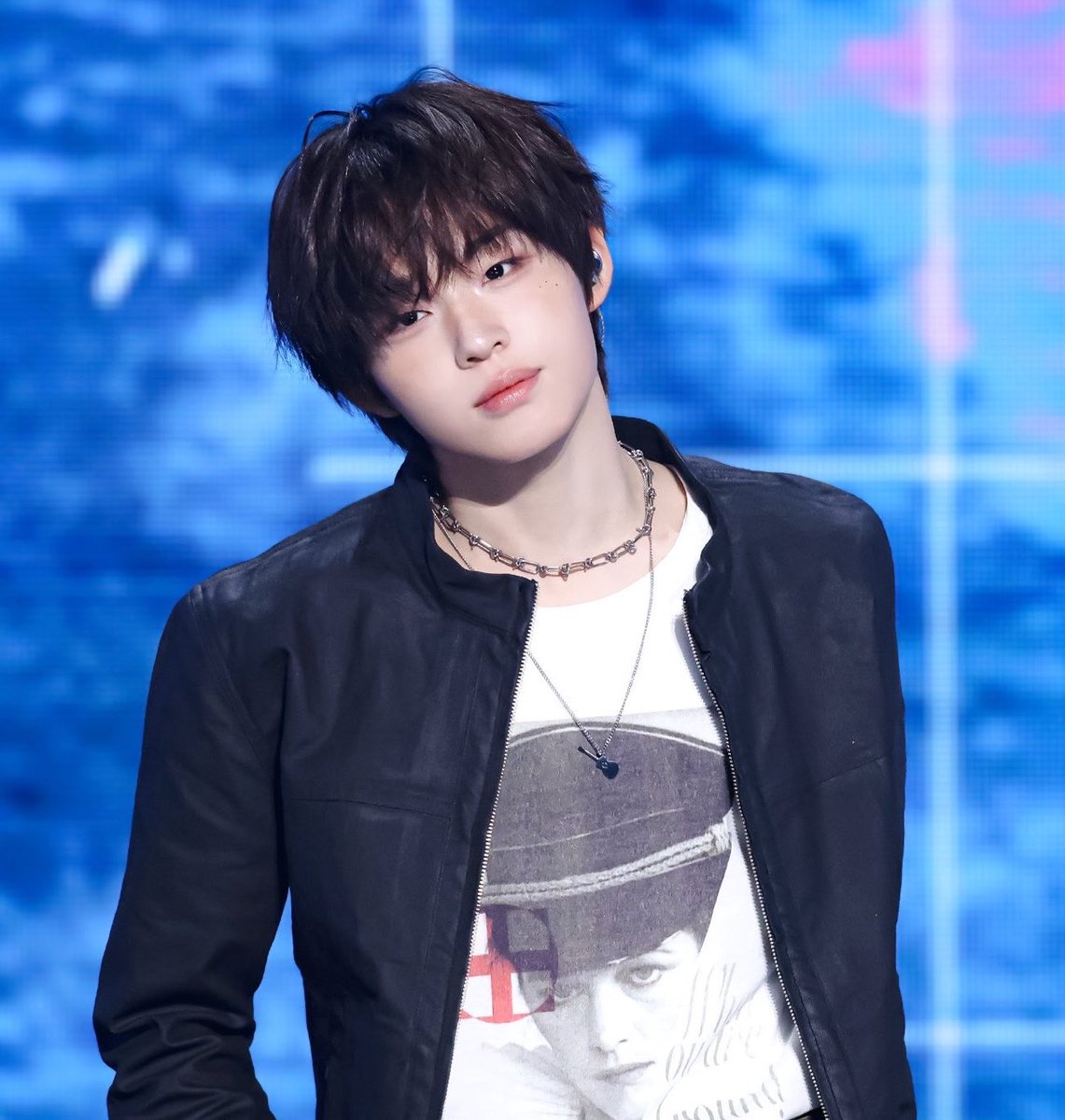 (null).com tweet media