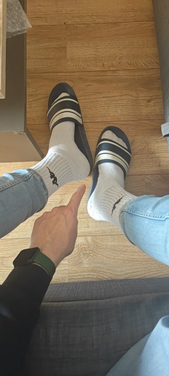 MasterTom31's tweet photo. Viens au pied 🐶 https://t.co/8Uznxix0Zx