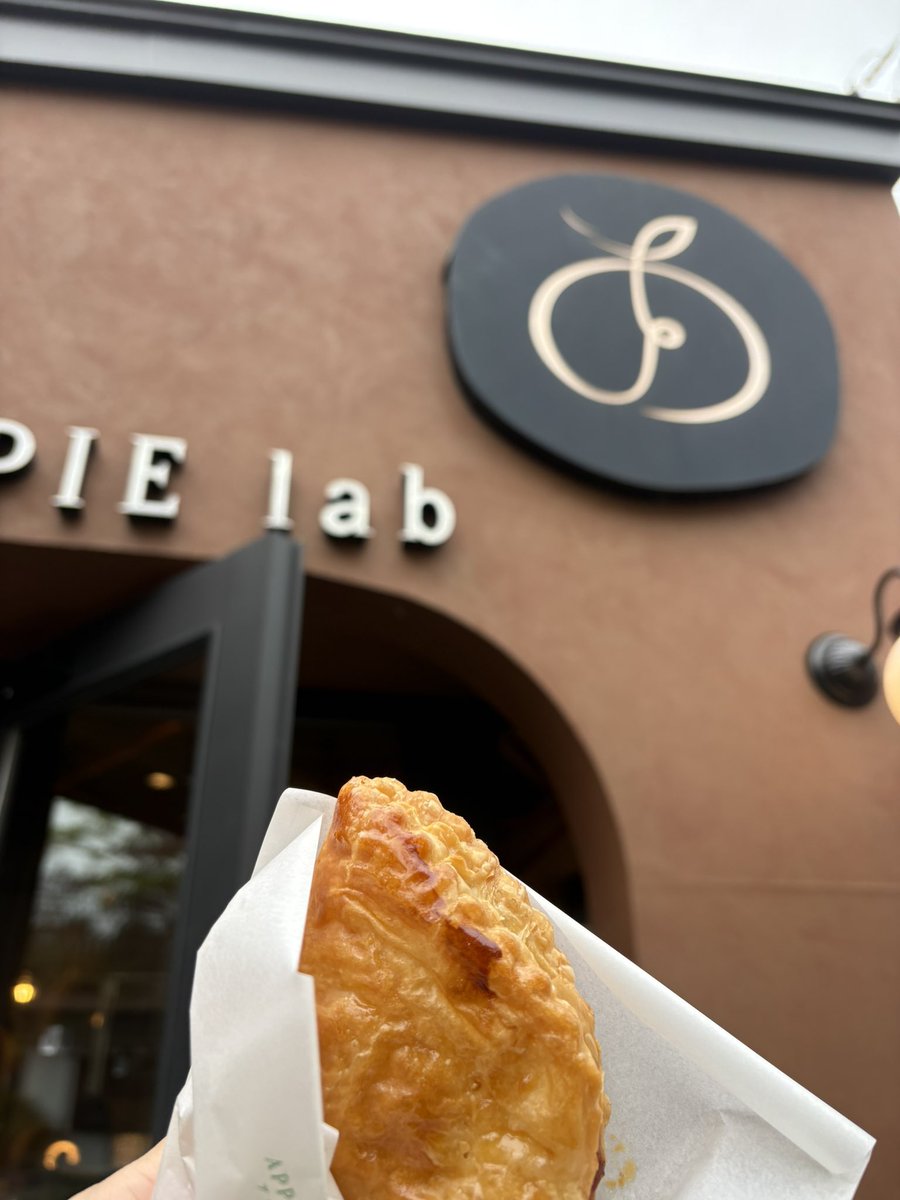 baibai_summer's tweet photo. Apple lab の青リンゴ🍏のパイが美味しかった♡食べすぎ注意⚠️ww
#applelab
#軽井沢 https://t.co/1FO5z4SRSC