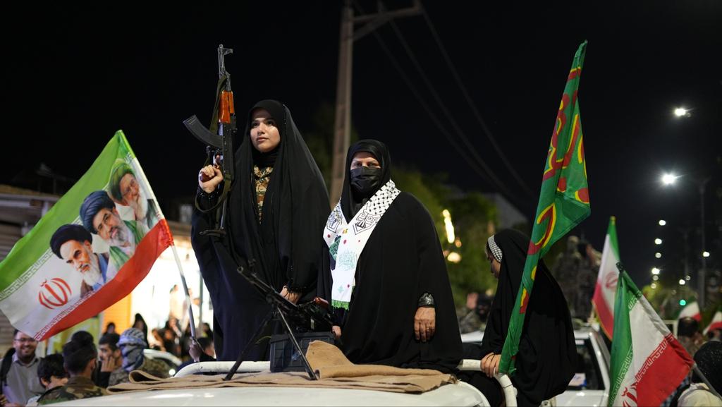 دُخت رومِز tweet media