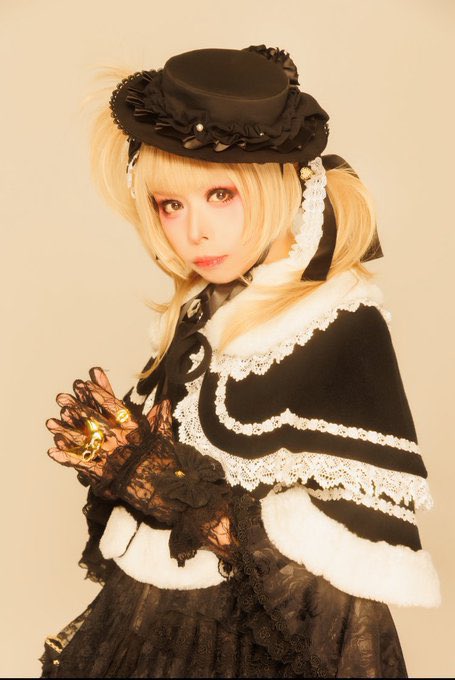 SuganumaPhoto's tweet image. 多くのバンドを支えプロデュースをし、
数多のバンドマンから慕われ感謝され、
ひとつの時代を築いたとも言える未散さんが、ラストステージに立つ。

これは見届けるしかない
ニコ生の中継もアリ、
5.1, 5.2は歴史の立会人に👁️

#未散 #MASK
#TSフォト