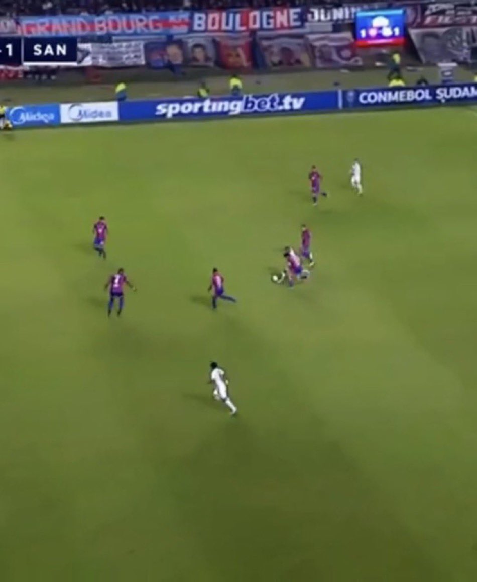 La stratégie est tellement claire mdrrr « tout le monde sur neymar les autre joueur vous les laissez »