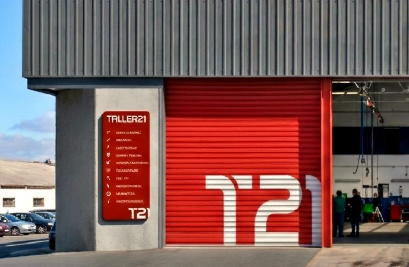 DePosventa's tweet image. AAG Iberia ha presentado la nueva identidad corporativa de la red TallerXXI, que adopta ahora el nombre comercial T21 como parte de una evolución estratégica orientada a reforzar su posicionamiento.
#talleres #redes 
apuntesdeposventa.com/2026/04/aag-ib…