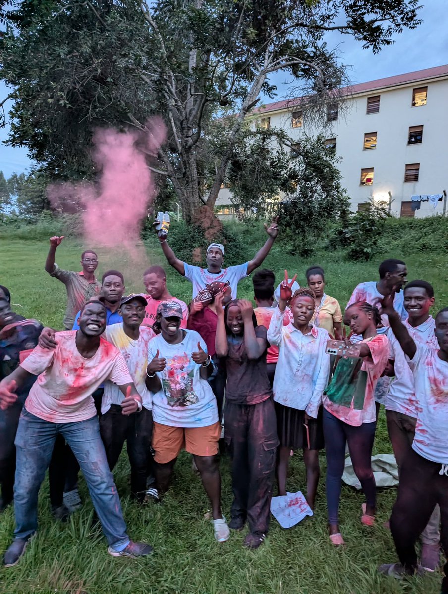 RotaractNdejje's tweet photo. #RotaractNdejje
#Colourfest
#RotaryIsFun https://t.co/C7qxk4yS2H