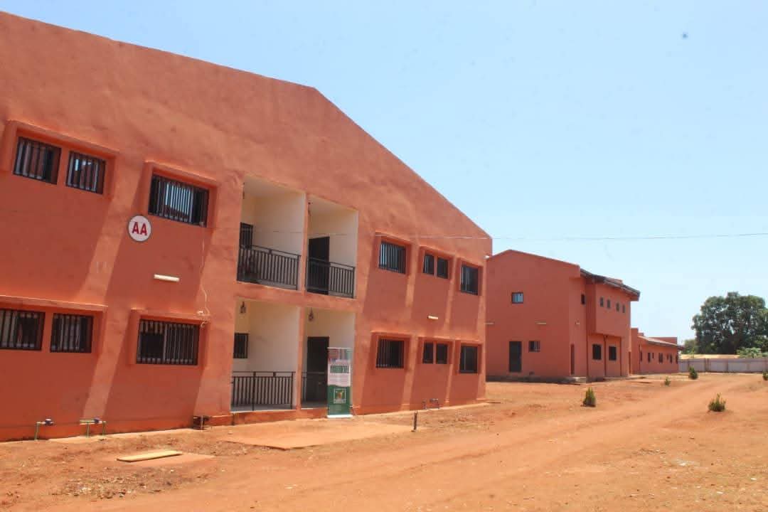 TheCameroonianZ's tweet image. Nouvelle Cité Municipale à Nkoteng.

#Cameroon @MINDDEVEL1 @FEICOM1