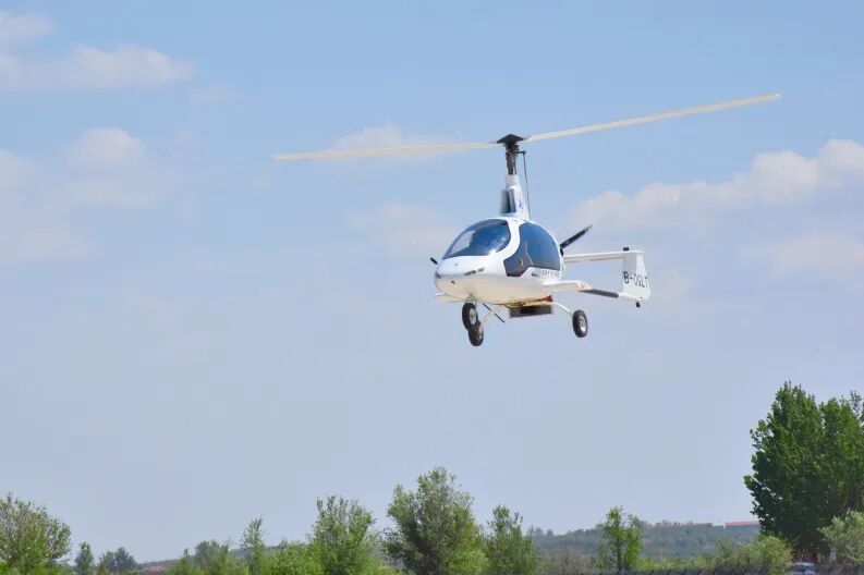 french_renmin's tweet image. Le premier autogire entièrement développé en Chine a effectué avec succès son vol inaugural mardi à Yantai, dans la province du Shandong (est de la Chine), marquant une étape majeure dans le rattrapage du retard du pays dans le domaine des autogires légers.
#ChinaTech #avion